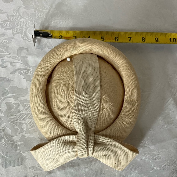 Vintage Mr Charles Women’s Hat Mid Century Modern Cream Pill Box - Picture 8 of 9
